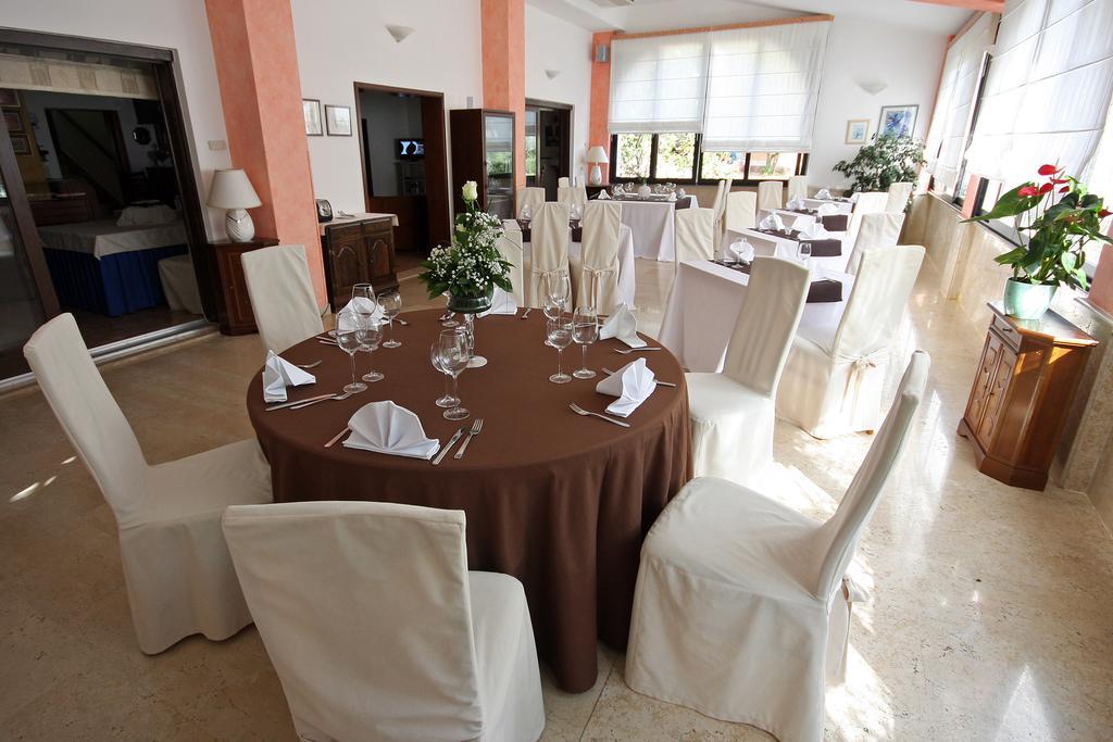 Hotel Carmen Krnica Exteriör bild