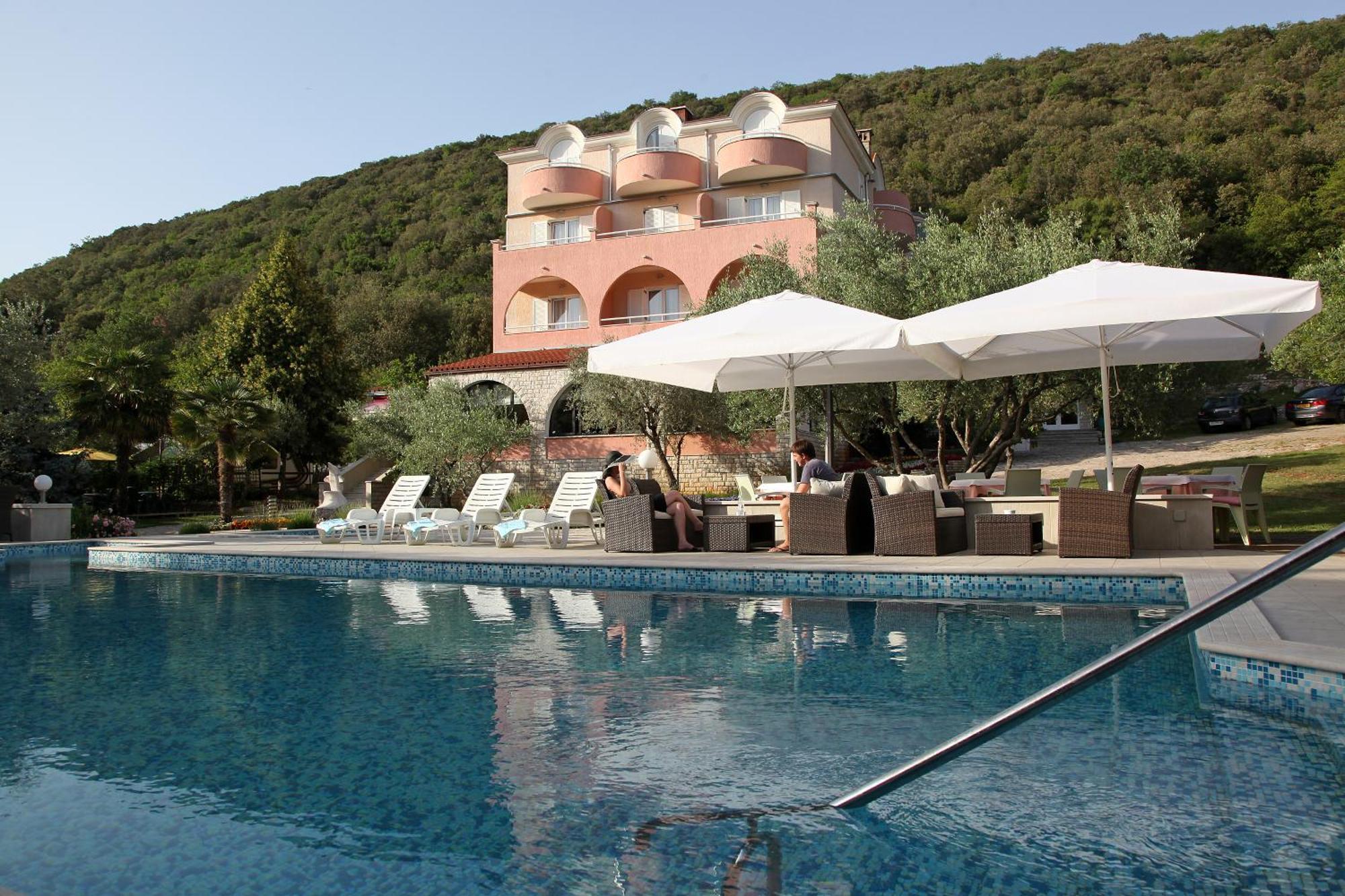 Hotel Carmen Krnica Exteriör bild